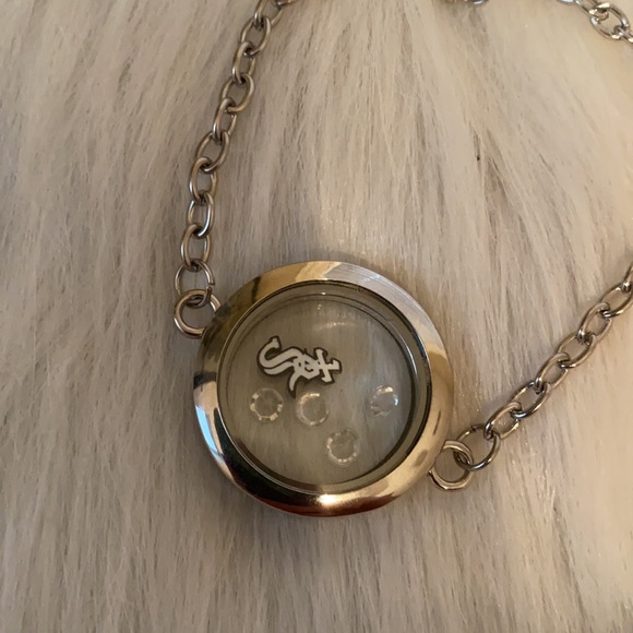 Chicago White Sox Bracelet - Picture 2 of 2